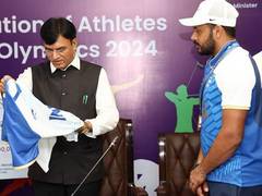 
      
      Mansukh Mandaviya felicitates Indian Men’s Hockey Team
      
      