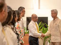 
      
      Maldivian Democratic Party President hails India's support
      
      