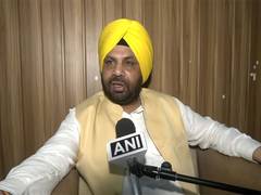 
      
      AAP leader Harbhajan announces cash reward for hockey players 
      
      