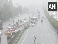 
      
      Heavy rains lash parts of Gurugram city, leads to waterlogging
      
      