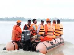 
      
      NDRF remains on alert around low-lying areas of Triveni Sangam
      
      