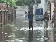 
      
      Lahore: Locals struggle despite major promises made by admin
      
      