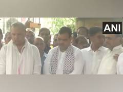 
      
      Rajasthan CM attends last rites of former EAM Natwar Singh
      
      