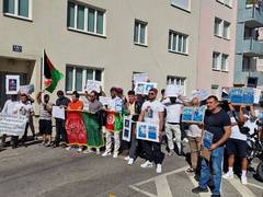 
      
      Vienna: Pashtun, Afghan protesters condemn Pakistani Army actions
      
      