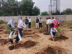 
      
      Gujarat: Karmayogis plant tree saplings under Ek Ped Maa Ke Naam
      
      