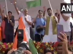 
      
      Dhankhar, Union Ministers flag off 'Har Ghar Tiranga bike rally 
      
      