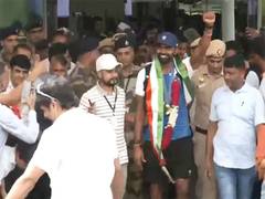 
      
      Indian Hockey Team receive warm welcome at Delhi Airport
      
      