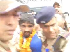 
      
      Aman Sehrawat receives cordial welcome at Delhi Airport
      
      