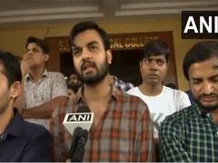 
      
      Doctors of Sawai Man Singh Medical College hold protest in Jaipur
      
      