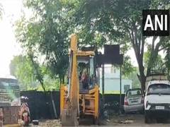 
      
      JCB hits man in Maharashtra's Latur, dies on spot; driver held
      
      