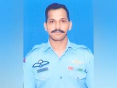 
      
      President Murmu confers Vayu Sena Medal to IAF’s Vikas Raghav
      
      