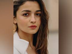 
      
      Alia reacts to trainee doctor's rape-murder case in Kolkata
      
      