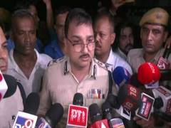
      
      Kolkata doctor rape-murder case: Mob vandalises RG Kar hospital building
      
      