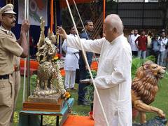 
      
      RSS-BJP top leaders hold meet on attacks on Hindus in Bangladesh
      
      