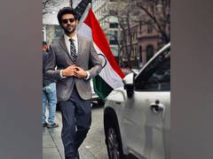 
      
      Kartik Aaryan celebrates 78th Independence Day
      
      
