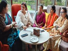
      
      Kolkata horror: BJP Mahila Morcha to organise silent candle march
      
      