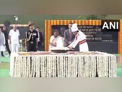 
      
      President Murmu, PM Modi led tributes to Atal Bihari Vajpayee
      
      