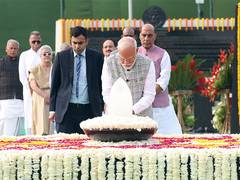 
      
      PM Modi pays tribute to former PM Vajpayee
      
      