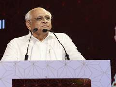 
      
      Gujarat CM lauds film 'Kutch Express' for 3 national awards
      
      
