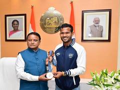 
      
      Odisha CM Mohan Majhi felicitates star hockey player Amit Rohidas
      
      
