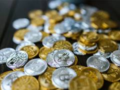 
      
      Gold proves superior to bitcoin in reducing portfolio risk 
      
      