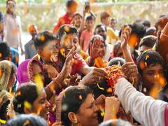 
      
      Women tie Rakhi to Union Minister Shivraj Singh Chouhan in Budhni
      
      