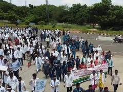 
      
      Andhra Pradesh: AIIMS Mangalagiri protest over Kolkata rape
      
      