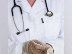 
      
      Maharashtra: Woman doctor assaulted by drunk man, his family 
      
      