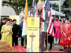 
      
      US: Bill Gates flags off first India Day celebrations in Seattle
      
      