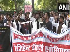 
      
      Northern Railway doctors protest outside Nirman Bhawan in Delhi
      
      
