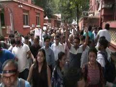 
      
      Kolkata rape-murder: Doctors take out protest march to Lalbazar
      
      