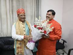 
      
      Chhattisgarh CM Vishnu Deo Sai called on MP CM Mohan Yadav 
      
      