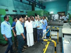 
      
      Union Minister Kumaraswamy visits Hindustan Machine Tools unit in Kerala
      
      