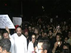 
      
      Bengali artists hold protest in Kolkata rape-murder case 
      
      