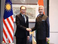 
      
      EAM Jaishankar calls on Malaysia PM Anwar Ibrahim in Delhi
      
      