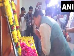 
      
      MP CM Mohan Yadav pays tribute to former CM Babulal Gaur
      
      