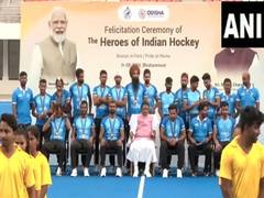 
      
      Odisha CM Mohan Majhi felicitates Indian hockey team
      
      
