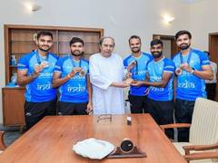 
      
      Naveen Patnaik meets Indian men's hockey team
      
      