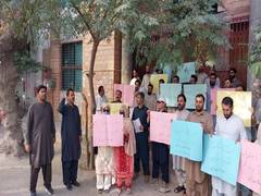 
      
      Pakistan: University employees protest over months 
      
      