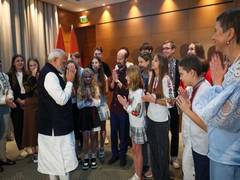 
      
      PM Modi meets Hindi-learning students in Ukraine 
      
      
