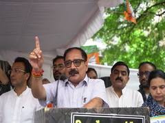 
      
      BJP workers protest against AAP Govt's failure to provide pension
      
      