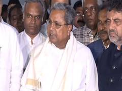 
      
      Delhi: Karnataka CM, Deputy CM meet party high commands at AICC 
      
      