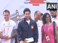 
      
      Sachin Tendulkar flags off Mumbai Half Marathon
      
      