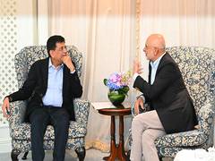 
      
      Piyush Goyal meets Singaporean company DBS Group CEO
      
      