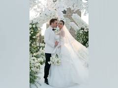 
      
      Amy Jackson, Ed Westwick say 'I Do'
      
      