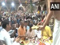 
      
      UP CM Yogi offers prayers at Mathura's Banke Bihari Temple 
      
      