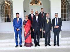 
      
      EAM Jaishankar calls on Singapore President, PM at ISMR
      
      