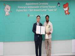 
      
      Super 30 founder Anand Kumar receives warm welcome in Seoul
      
      