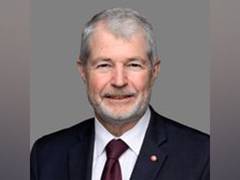 
      
      Australian senator defends motion opposing China
      
      