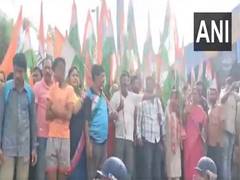 
      
      TMC workers protest against BJP's 'Bengal Bandh' call
      
      